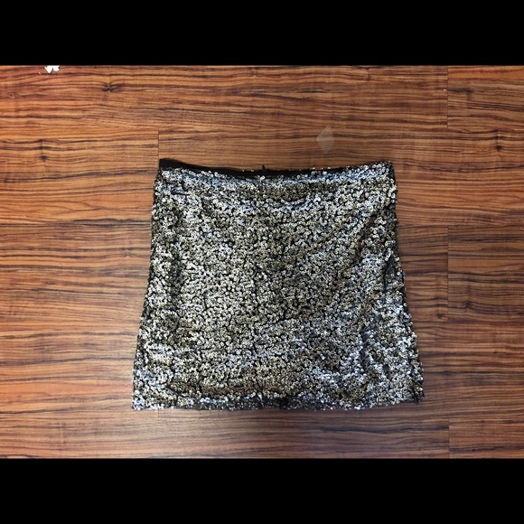 LF Gold Sequin Mini Skirt - Picture 2 of 2